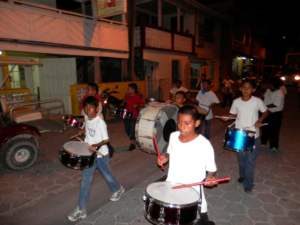 San Pedro's 2012 Bible Parade a great success - The San Pedro Sun