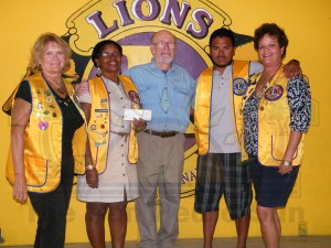 Coon-Valley-Donates-to-Lions