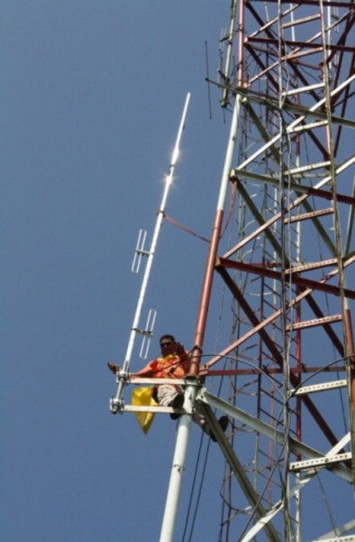 Antennae-Installation-at-Baldy-Beacon