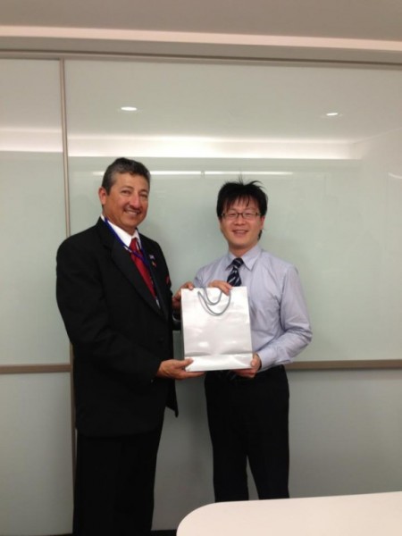 Handing a gift to Jackie Hsieh of Perfect Tours on behalf of the delegation.