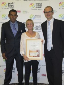 ReefCI Founder Polly receiving award