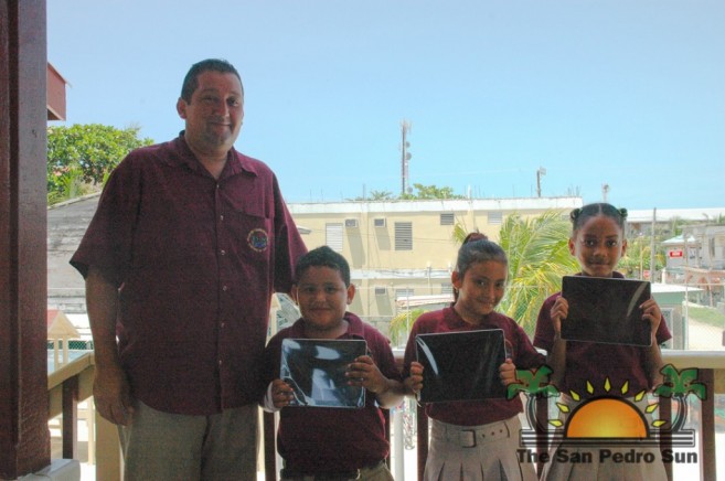 Isla Bonita Elementary receive iPad Donation-2