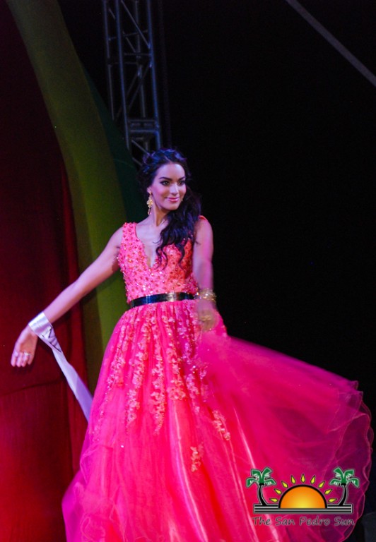 Miss Mexico Elisa Espinosa Gómez takes the Reina de la Costa Maya crown ...