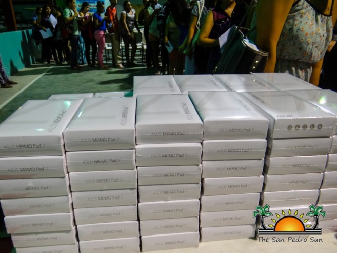 Tablet Giveaway Tertiary Level Students-5