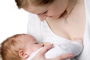breastfeeding-baby-with-mom
